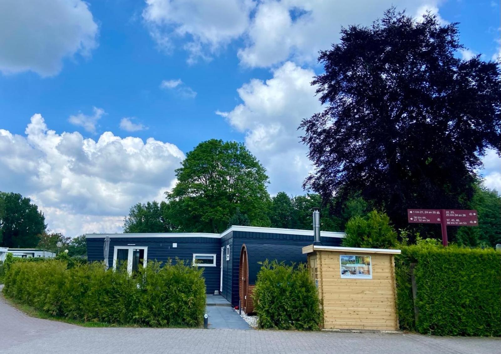 Veluwe Vakanties Chalets With Private Barrel Sauna - With Pool Bar And Restaurant Facilities In The Veluwe National Park Putten Zewnętrze zdjęcie